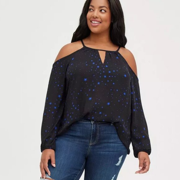 Torrid - Black & Bue Stars - Georgette Cold Shoulder Blouse - Picture 4 of 8